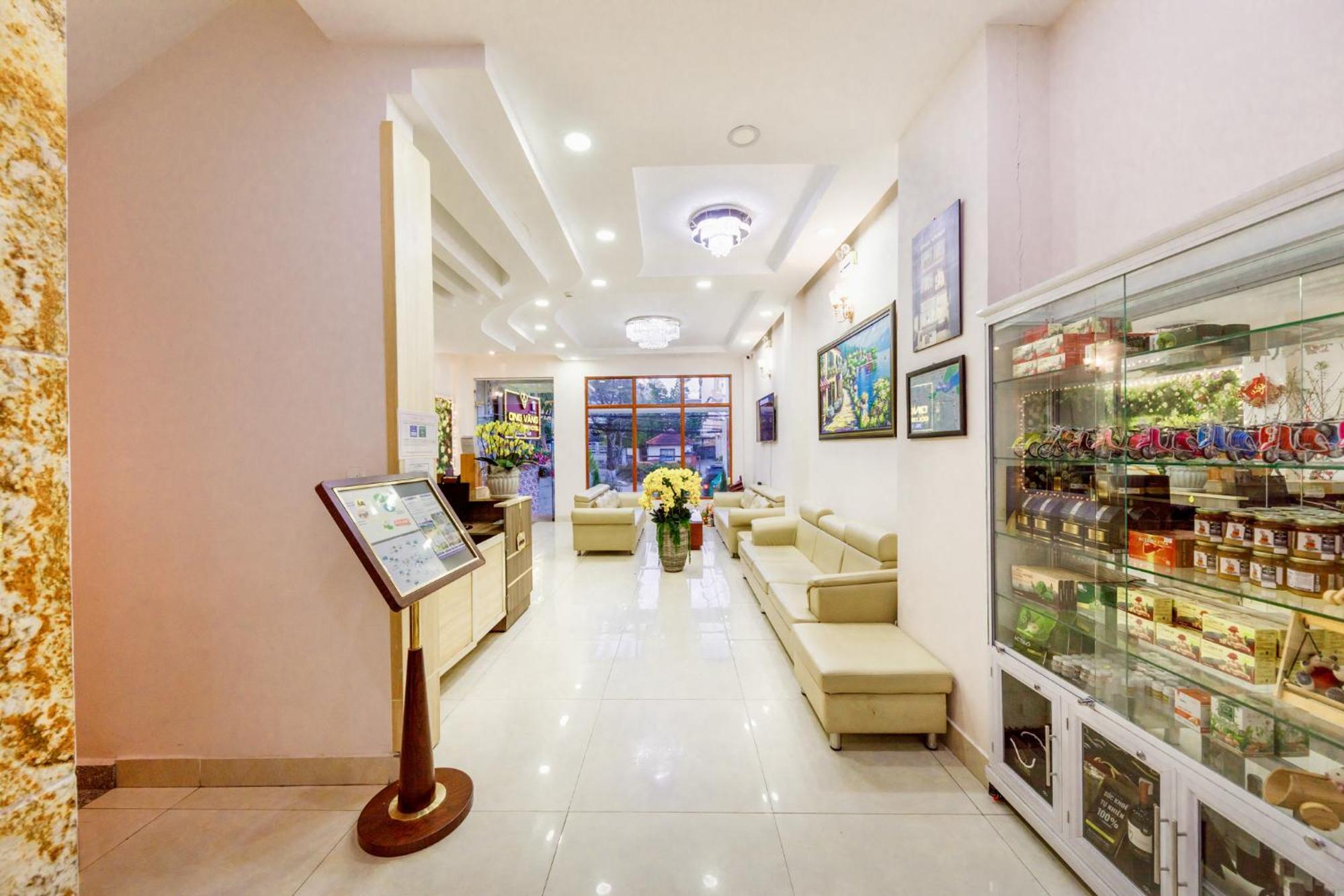 Golden Bee Hotel Da Lat Exterior photo
